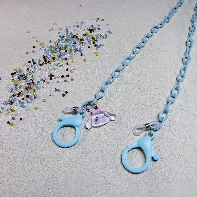 Verspielte Brillenhalterkette Aus Transparentem Material Brehn