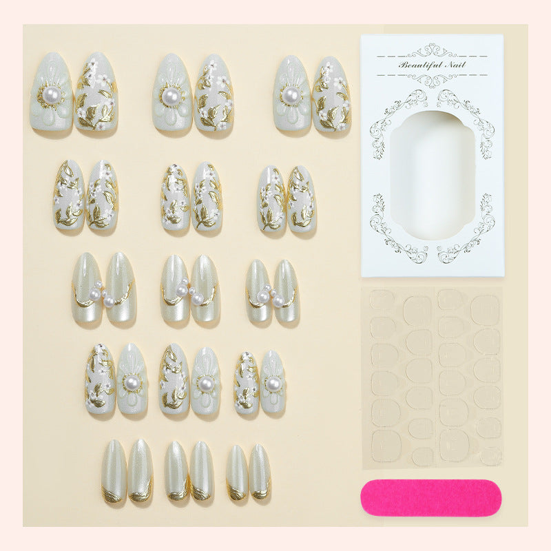 Premium Dekorative Press-On Nagelset mit elegant verzierten Designs Brehn