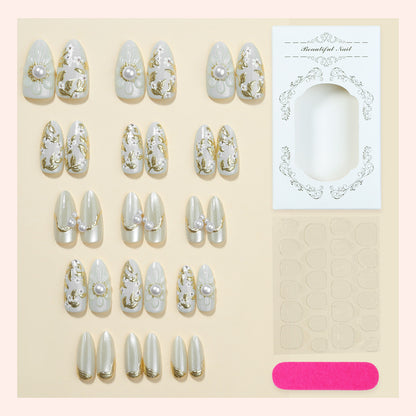 Premium Dekorative Press-On Nagelset mit elegant verzierten Designs Brehn
