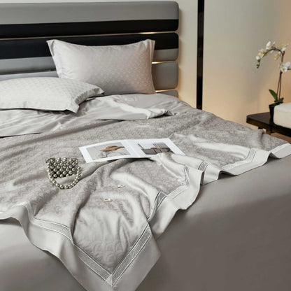 Satin-Duvetbezug-Set mit gewebtem Karo-Jacquard und dekorativer Bordüre