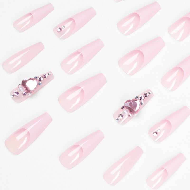 Glamouröse Nagelverlängerungen mit Glitzerverzierungen Brehn