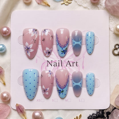 Künstlerisches Press-On Nageldesign