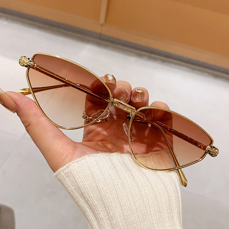 Damen Designer-Sonnenbrille mit schickem Cat-Eye-Design und luxuriösem Rahmen Brehn