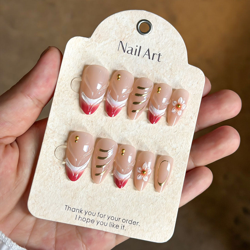 Elegantes floral und Goldakzent Press-On Nagelset Brehn