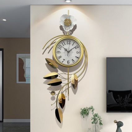 Elegante Florale Wanduhr Brehn