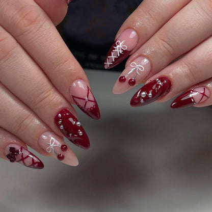 Kunstvolle Acryl-Nägel mit eleganten floralen Akzenten Brehn