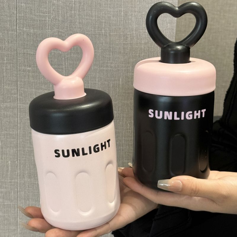 Damen praktische Trinkflasche mit Herzgriff Brehn