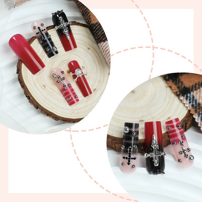 Künstliche Nail Art mit glamourösem Gothic Design Brehn