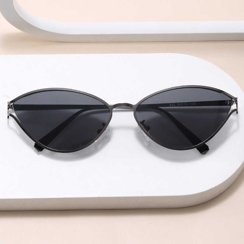 Modische Cat-Eye Sonnenbrille mit Dünnem Metallrahmen Brehn