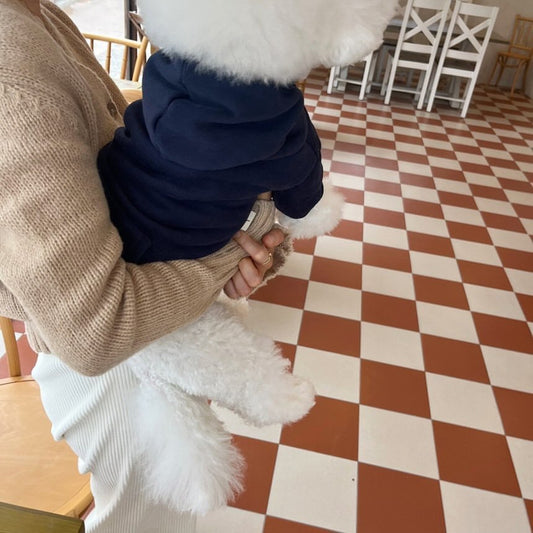 Kleine Hundefleecegefütterte Kapuzenjacke mit Pom-Pom-Besatz