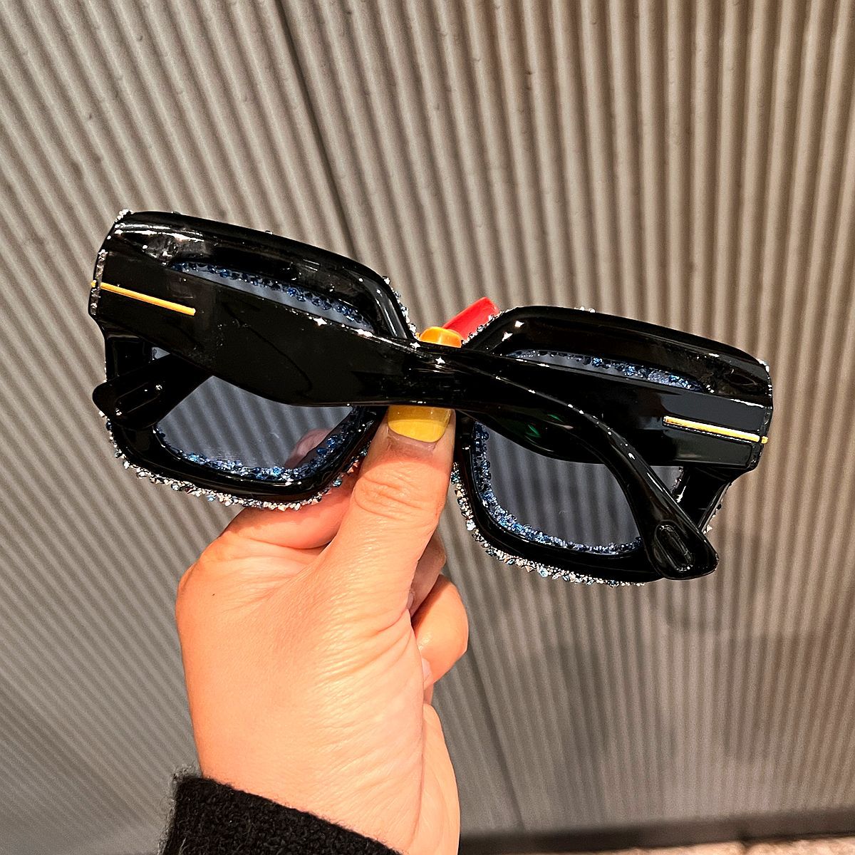 Damen Glamouröse Statement-Sonnenbrille mit funkelndem Strass-Besatz Brehn