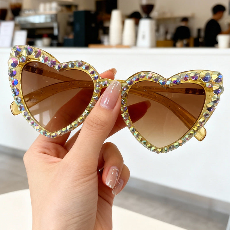 Rhinestone Herzförmige Sonnenbrille Brehn