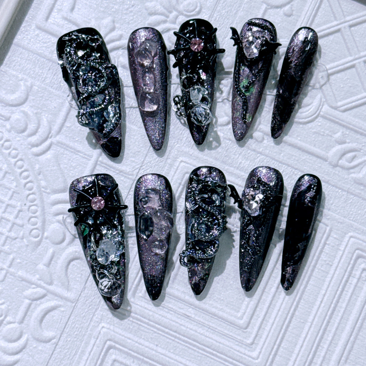Gothic-inspiriertes dekoratives Spinnen-Nagelkunst-Set