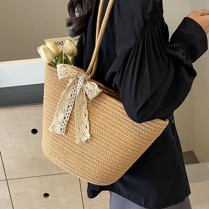 Handgefertigte dekorative Strohtasche