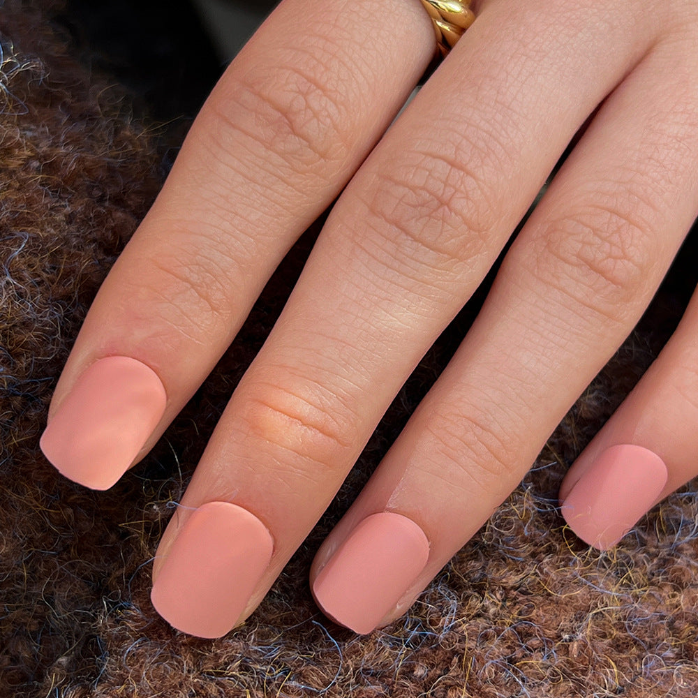 Künstliche Nagelkunst mit mattem Finish Brehn