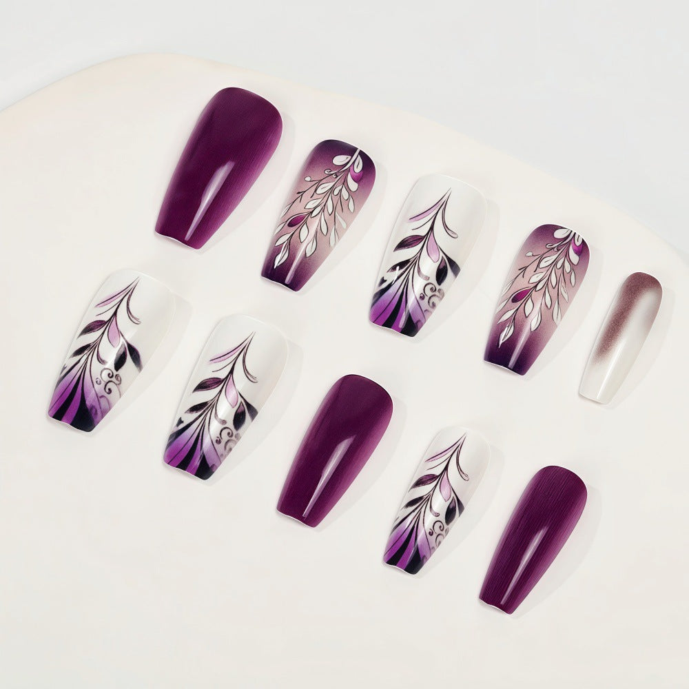 Kunstnägel mit elegantem floralen Design Brehn