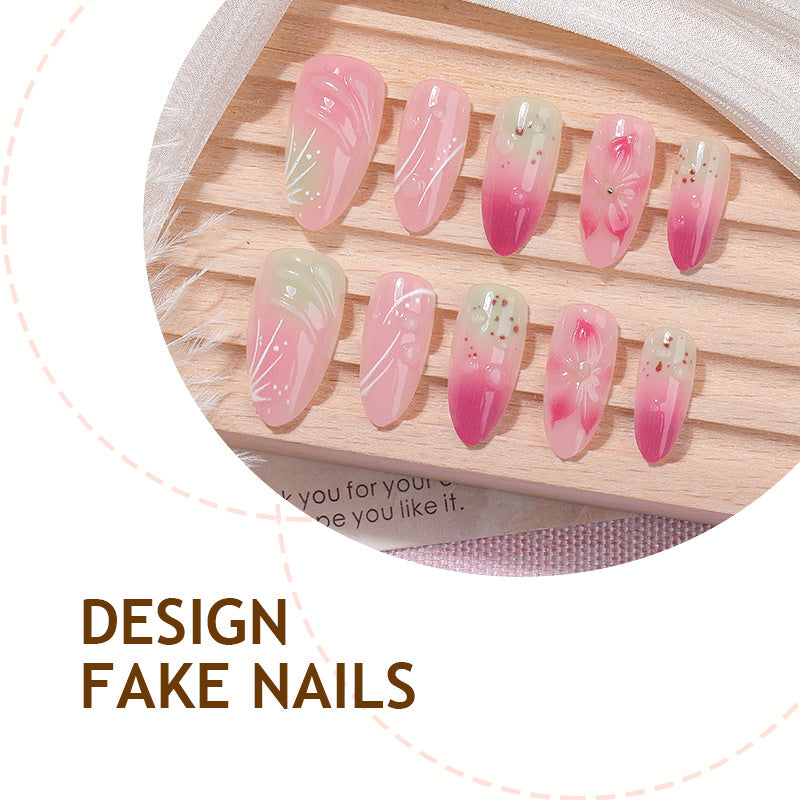 Künstlerisches Nagelset im floralen Design Brehn