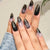 Künstlerisches Press-On Nagelset mit Glitzer und Spinnennetzdesign Brehn