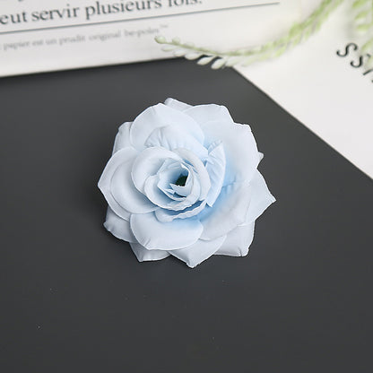 Blumenbrosche für dekorative Zwecke und Anzeige