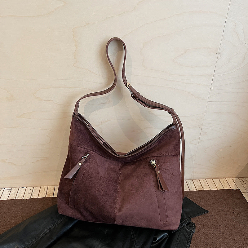 Stylische Wildleder Schultertasche