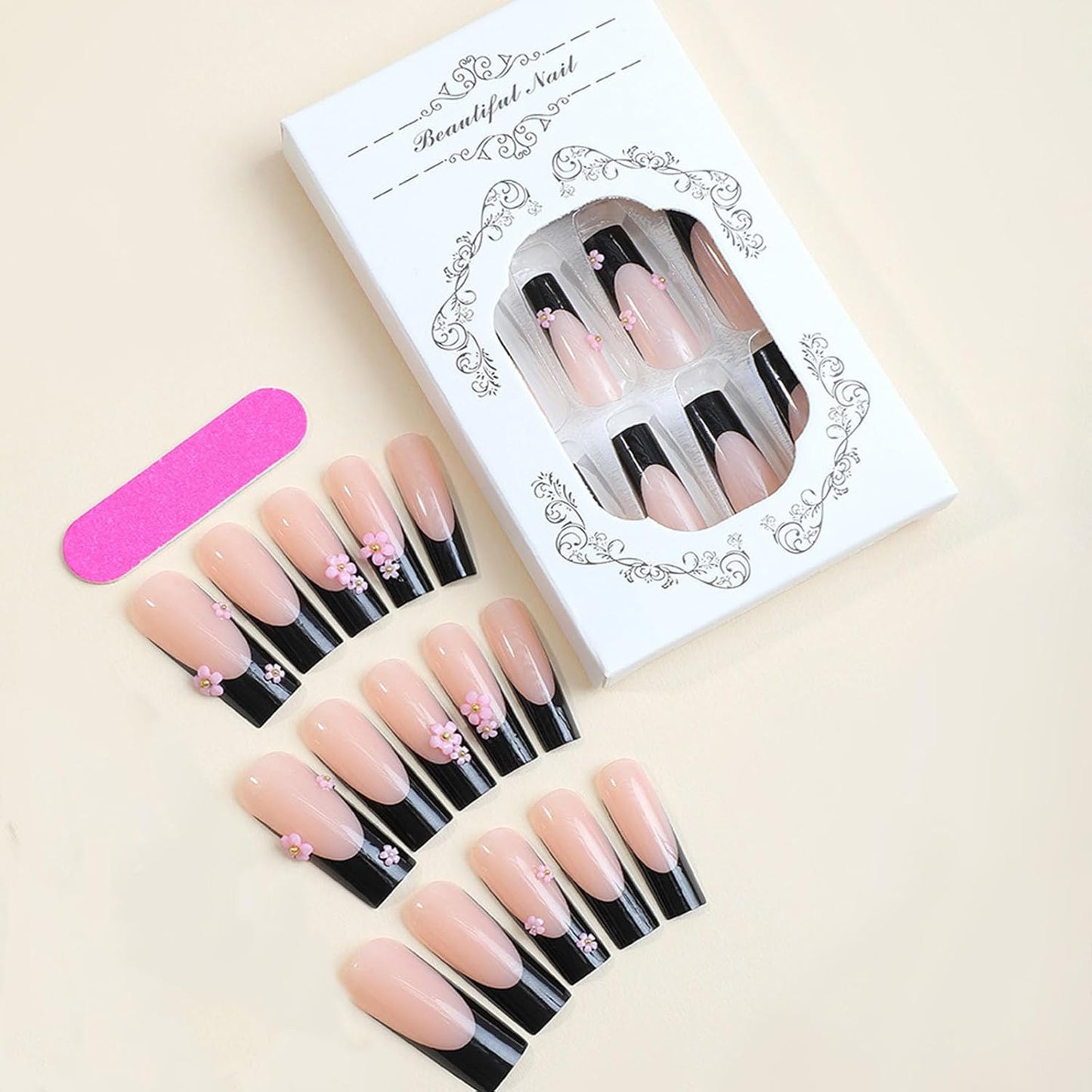 Kunstnagelset mit eleganten Blütenapplikationen Brehn