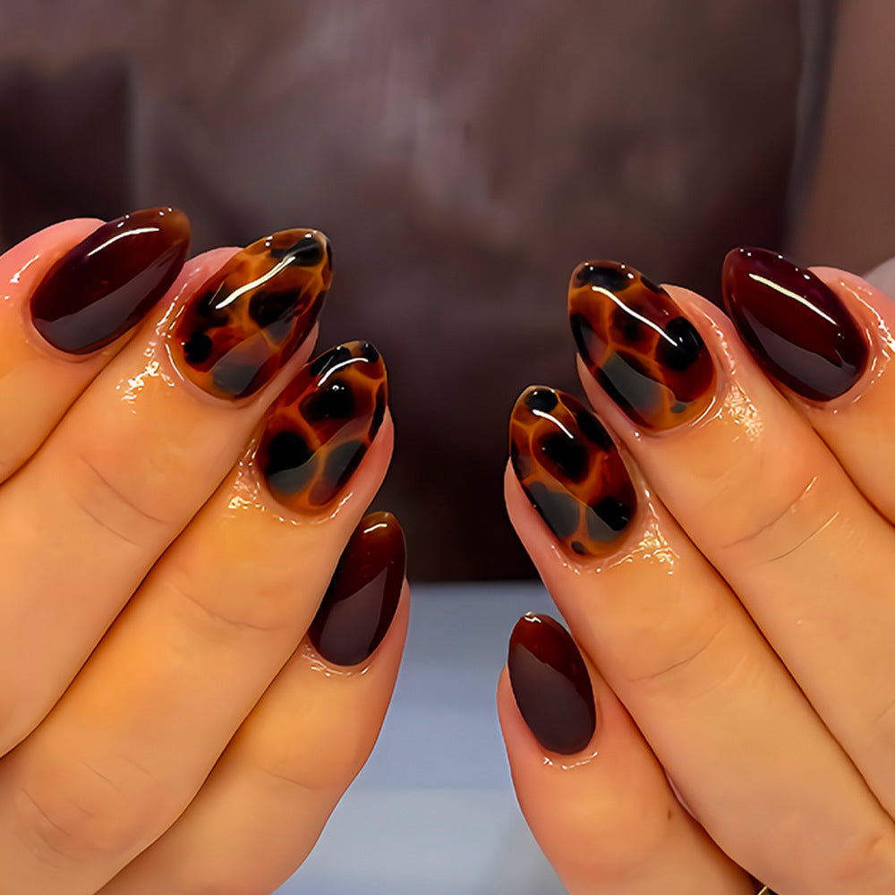 Premium Künstlerisches Press-On Nail Design Brehn
