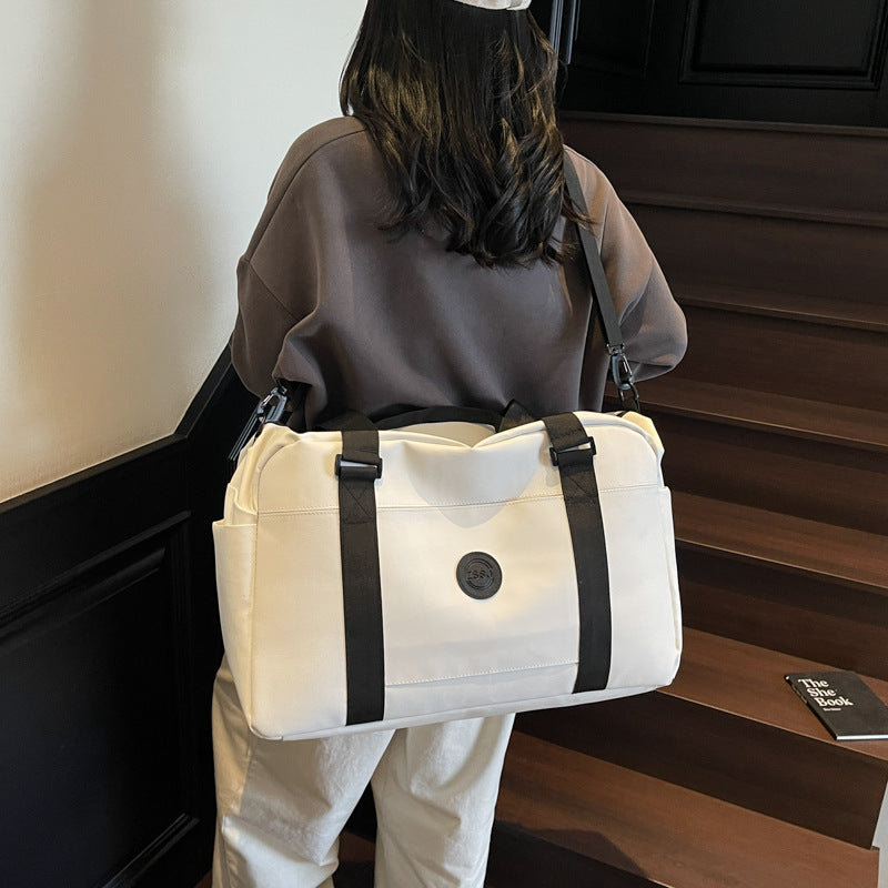 Multifunktionale Reisetasche Mit Strapazierfähigem Obermaterial Und Praktischem Innenraum Brehn