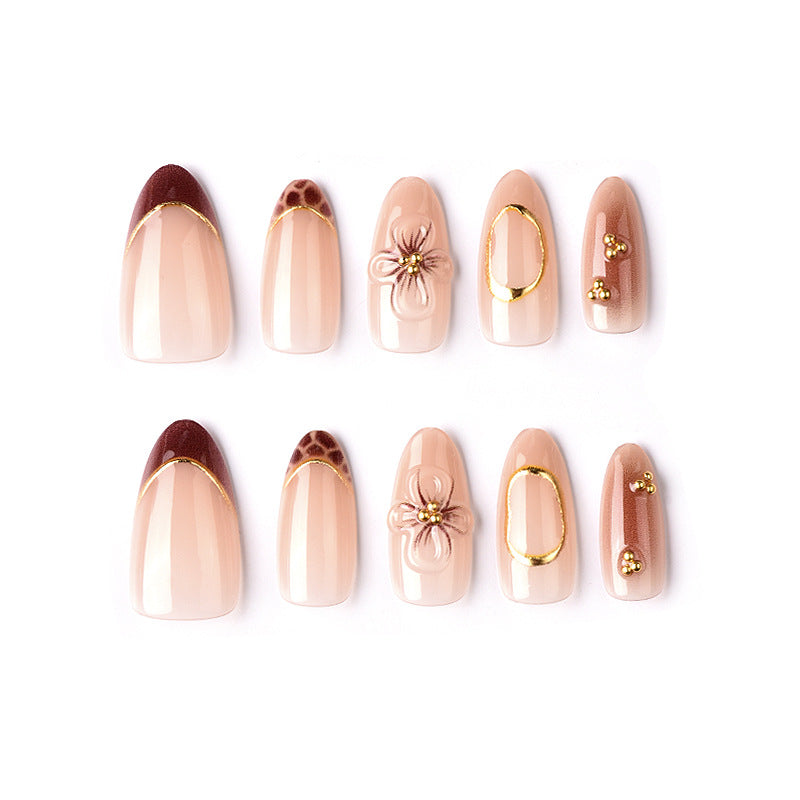 Elegante Blumenakzent Druck-auf-Nagelkunst Brehn