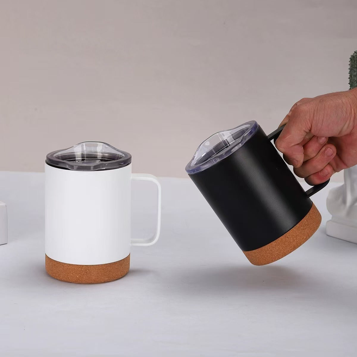 Damen eleganter Kaffeebecher mit Korkboden und durchsichtigen Deckel Brehn