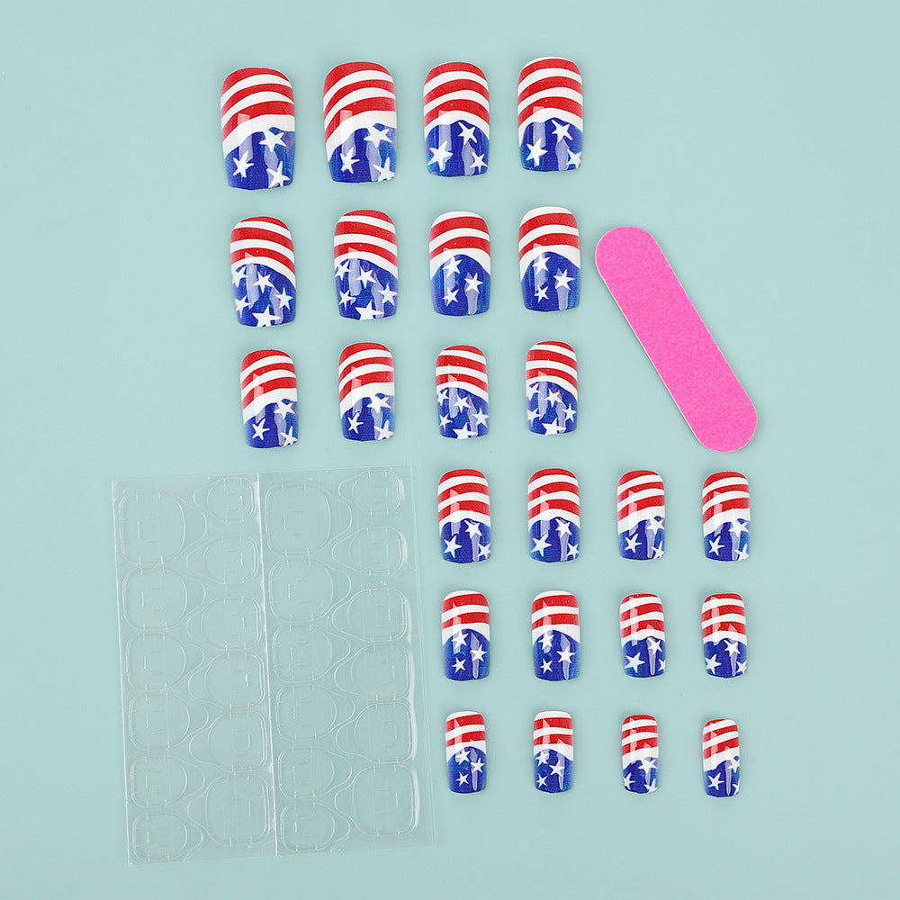 Kunstnägel im patriotischen Stars and Stripes Design Brehn