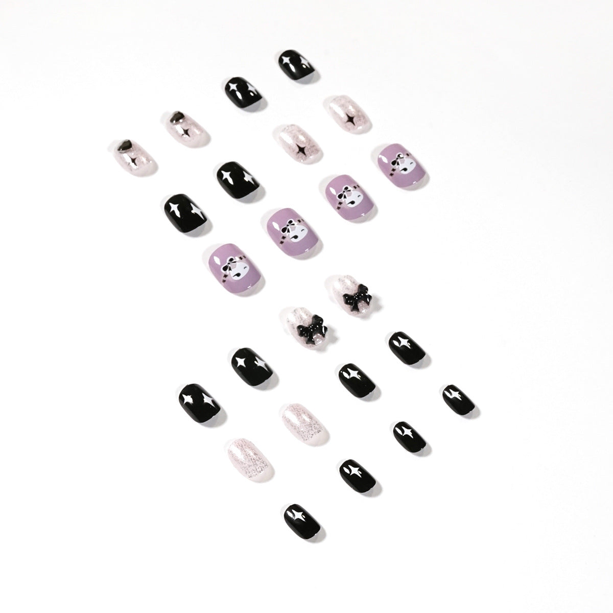 Kunstvolle Nagelverlängerungen mit glamourösen Akzenten Brehn