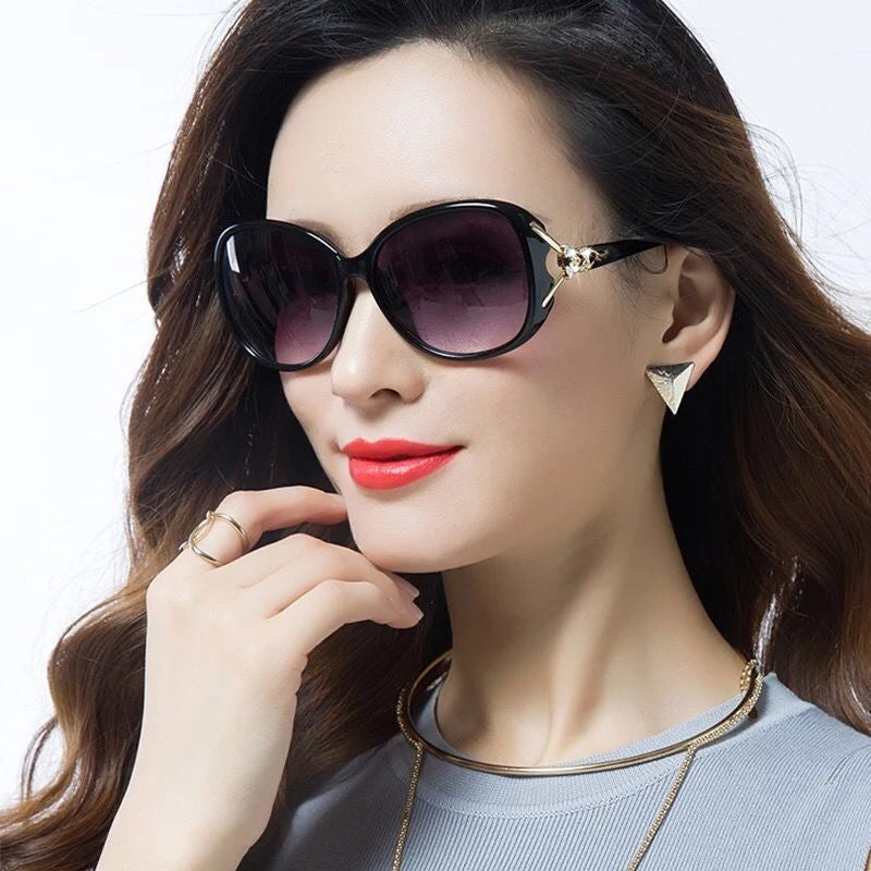 Damen Cat-Eye Sonnenbrille mit luxuriösen goldenen Akzenten Brehn