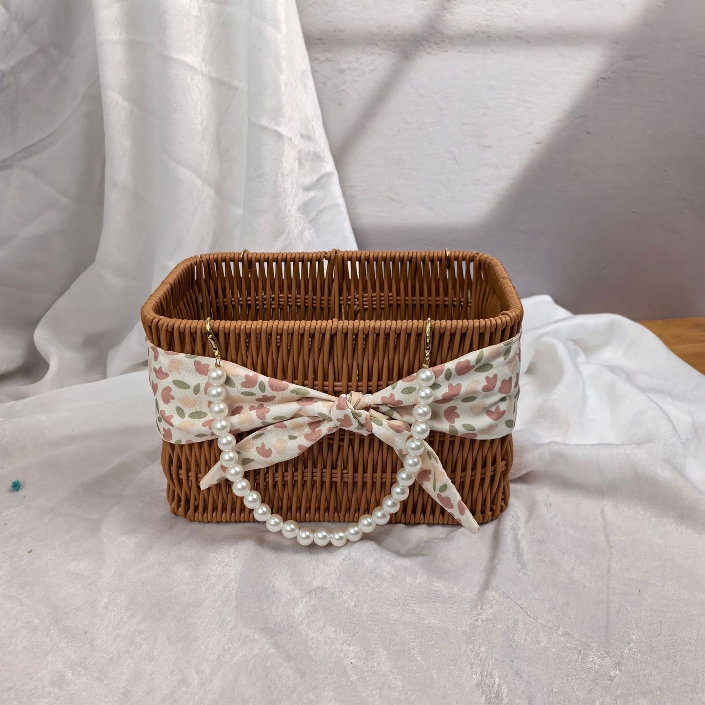 Damen modischer Rattan-Behälter mit Perlenhenkel Brehn
