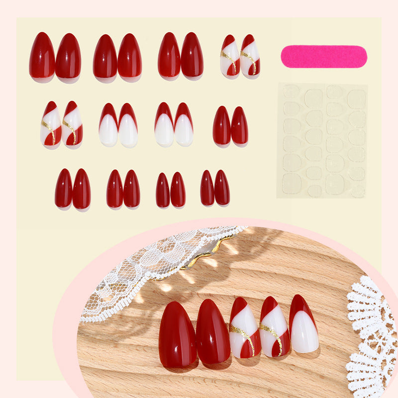 Premium Stylische Press-On Nagelset mit Eleganten Designelementen Brehn