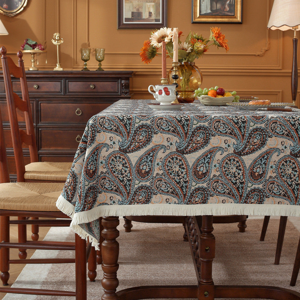 Klassische Floral bestickte Tischdecke