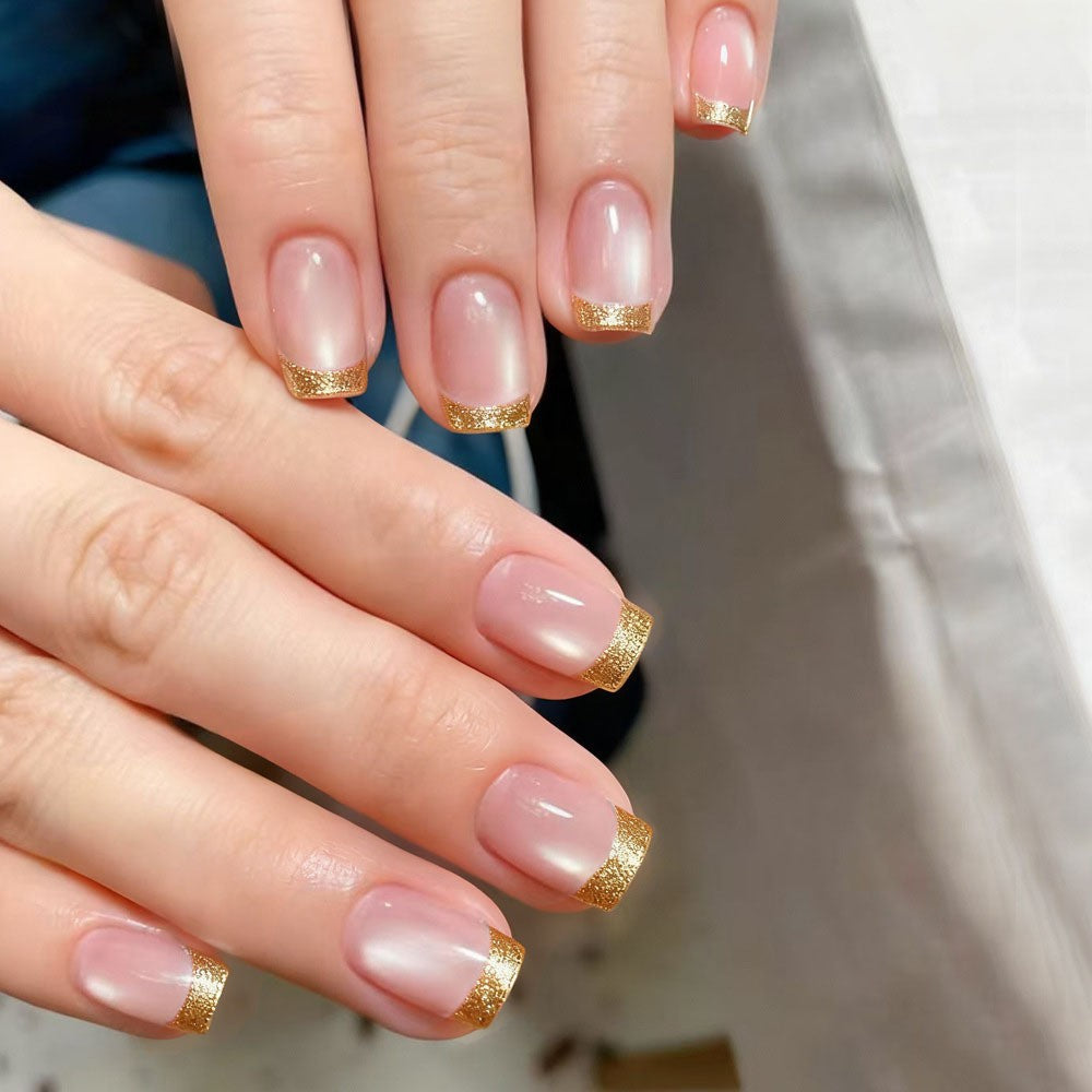Kunstnägel mit Polka-Dots Brehn