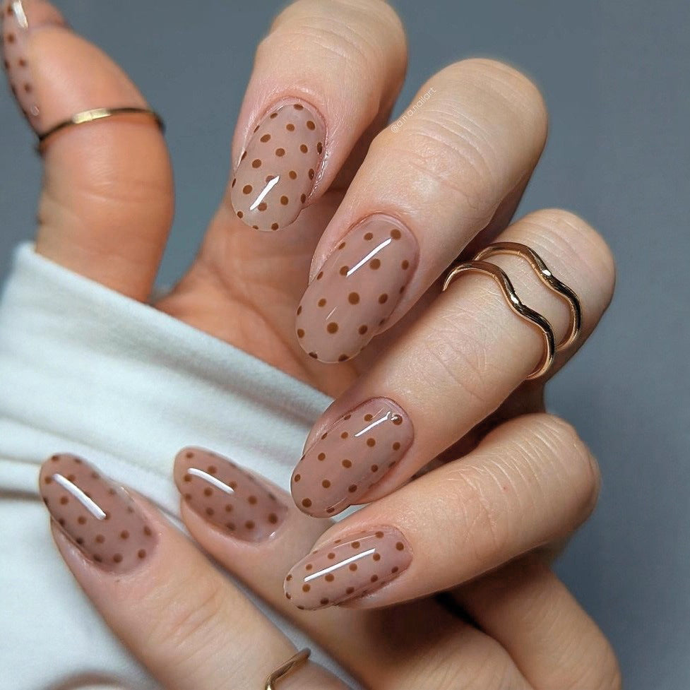 Kunstnagel-Set mit Stilvollem Polka-Dot Design Brehn