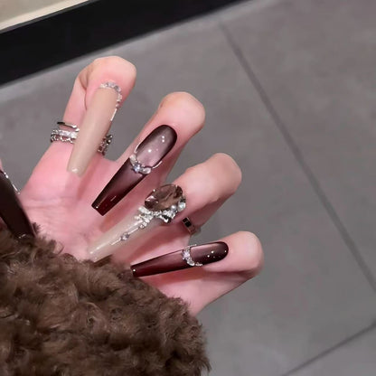 Premium Stiletto Nagel Kunst Erweiterungen mit Kristall Akzenten