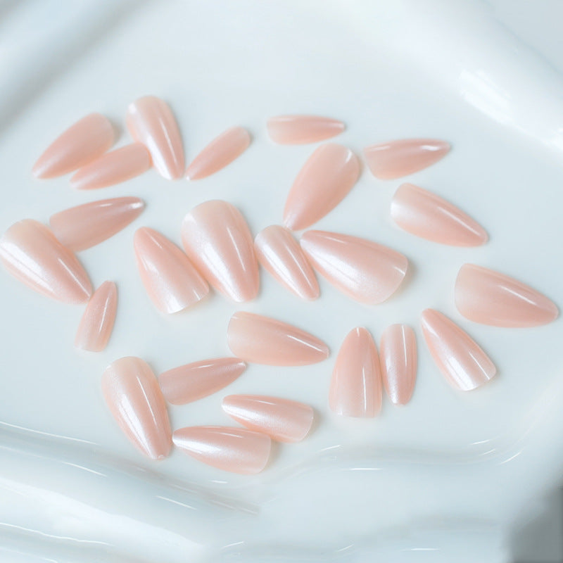 Stylische Nagelverzierung Brehn