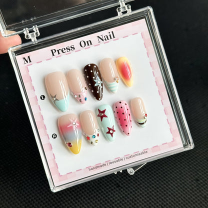 Künstlerisches Press-On Nail Art Set mit anpassbarem Design