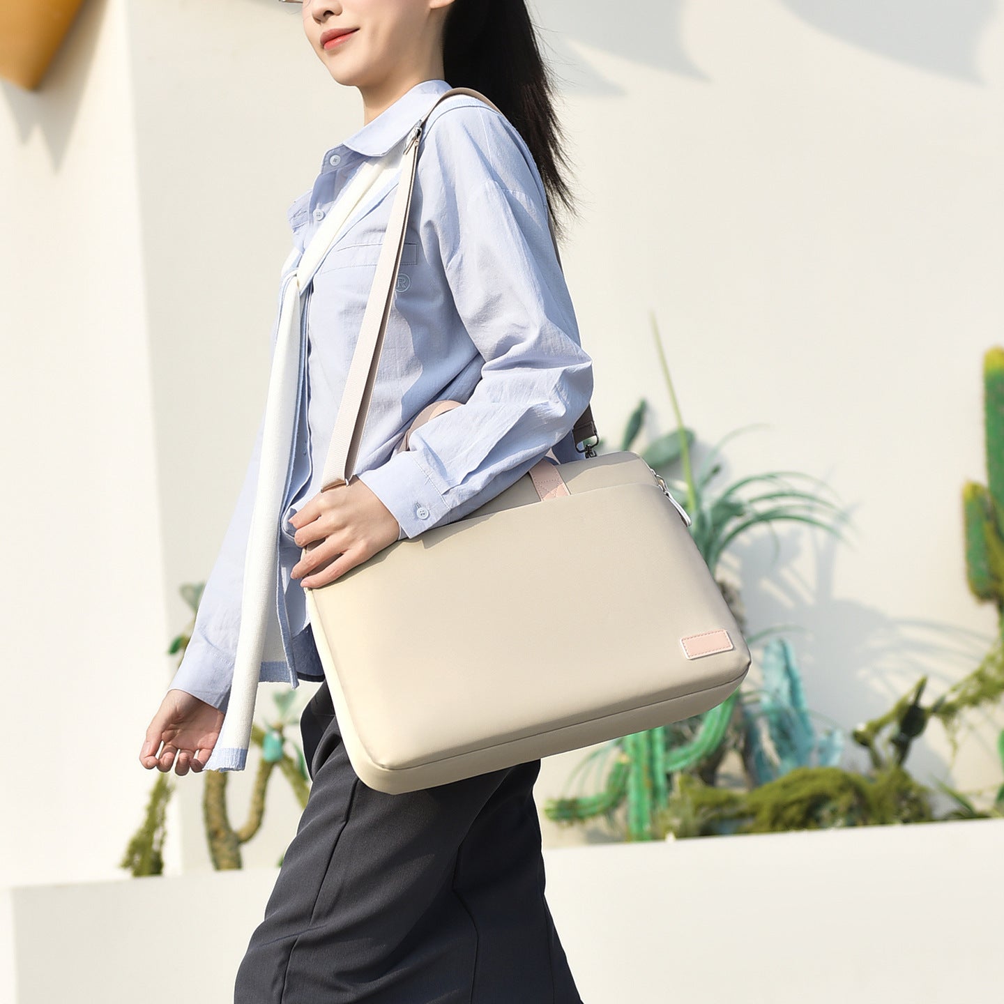 Laptoptasche mit Praktischem Schultergurt und Robustem Material Brehn