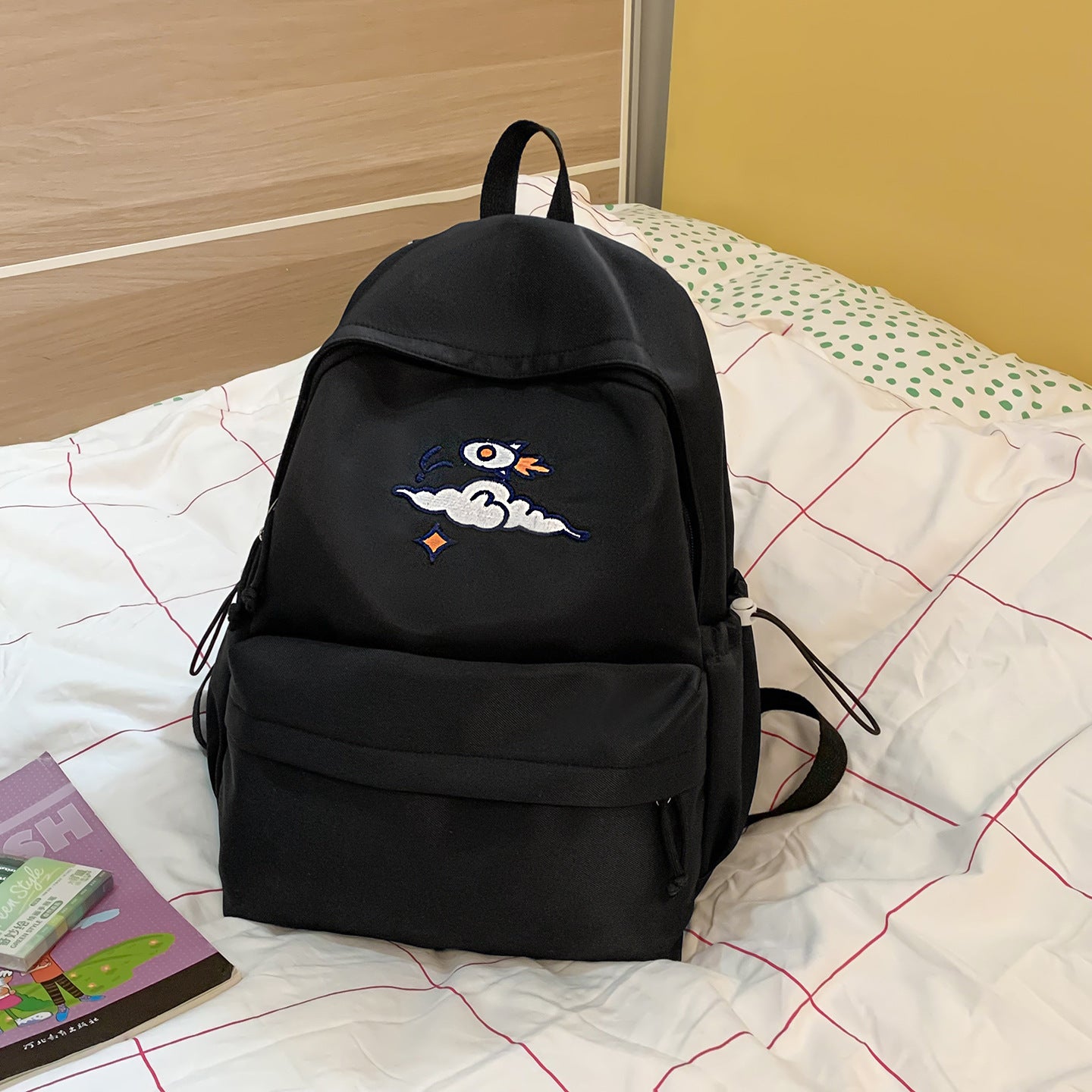 Alltagsrucksack mit Einzigartigem Stickdesign Brehn