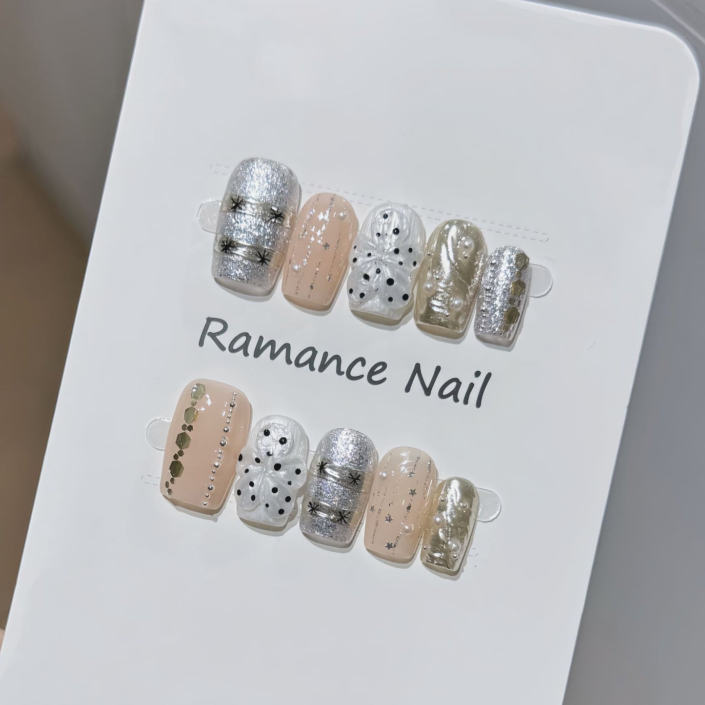 Stick-On Nail Art Brehn