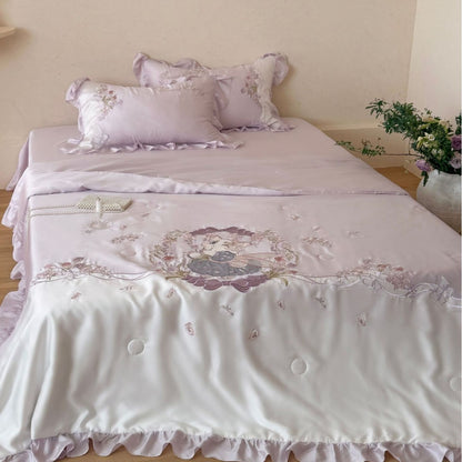 Romantisches Satin-Bettwäsche-Komplettset mit bestickter Tagesdecke und Volant