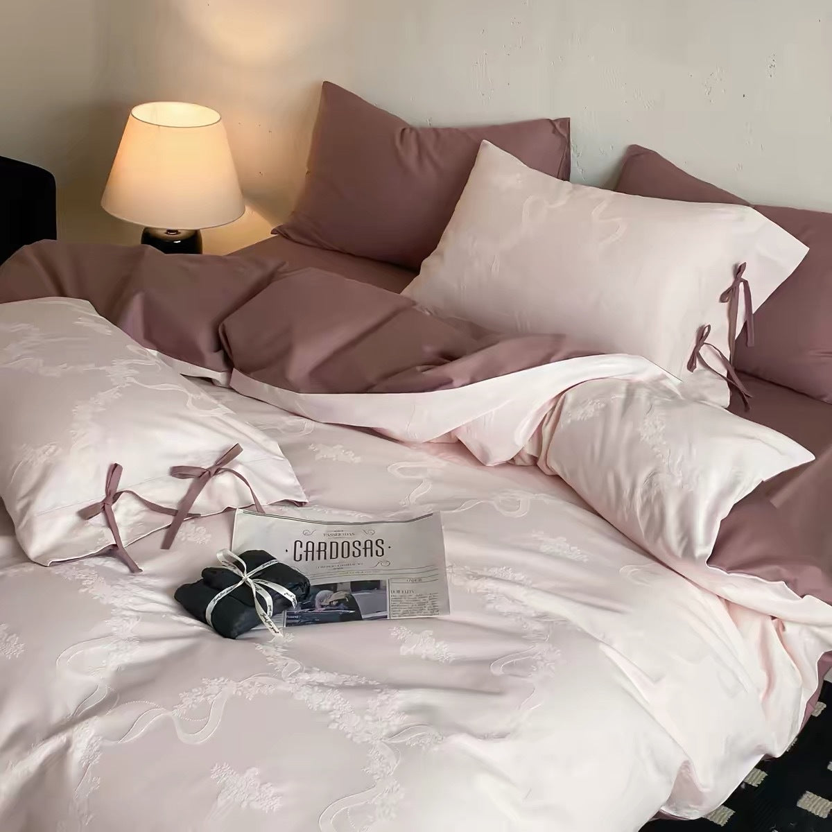 Luxuriöses Wendeduvet-Bezug-Set mit gebundenen Kissenbezügen