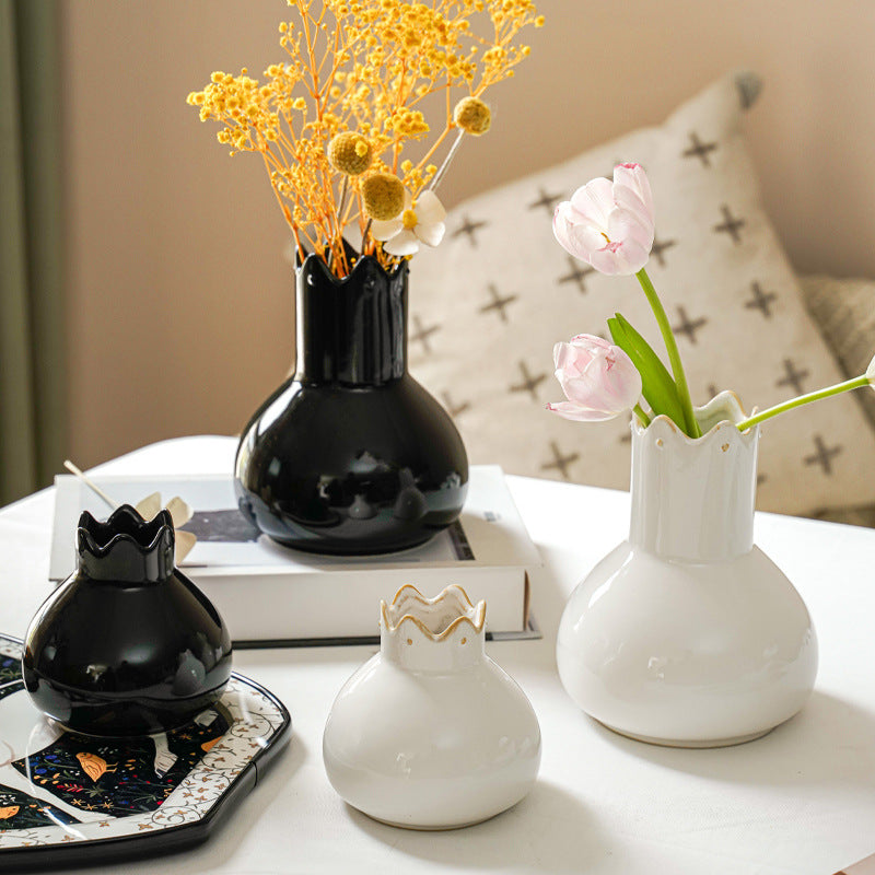 Elegante Keramikvase mit gewelltem Rand Brehn