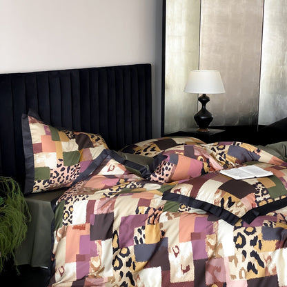 Bettwäsche-Garnitur aus seidig-glänzendem Baumwollsatin mit Patchwork- und Leopardenprint