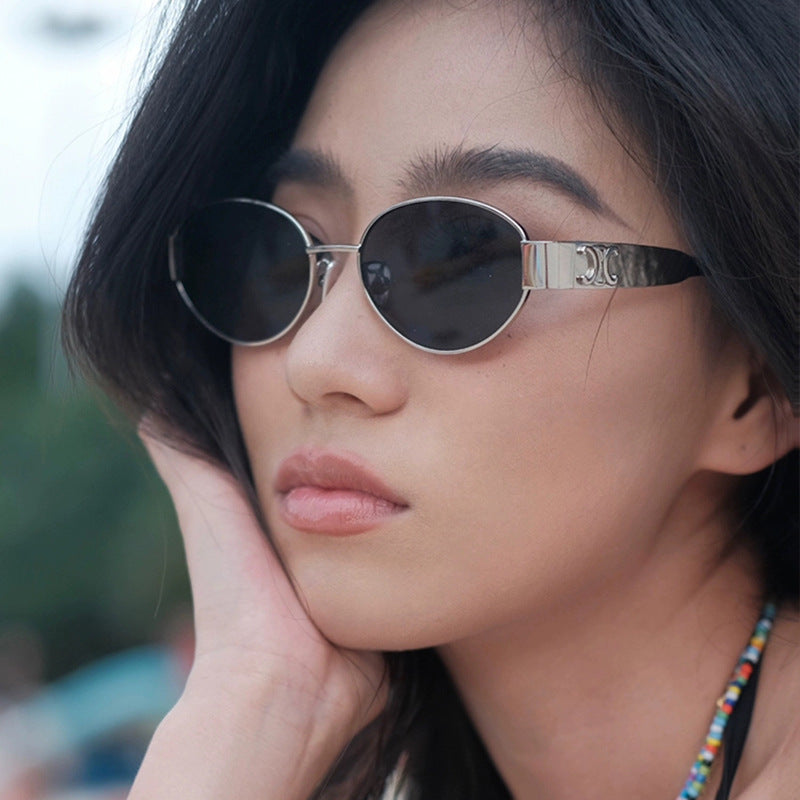 Damen modische Sonnenbrille im eleganten ovalen Design mit robustem Metallrahmen Brehn