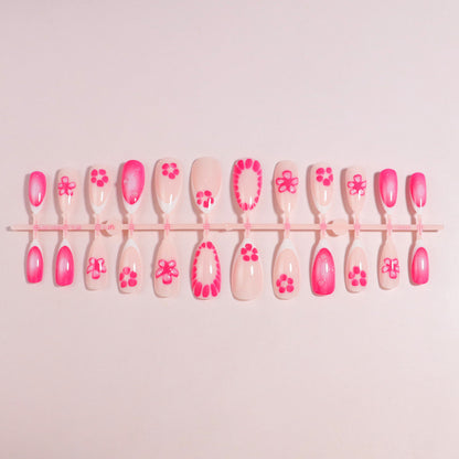 Premium Press-On Nail Set mit dekorativen Akzenten Brehn