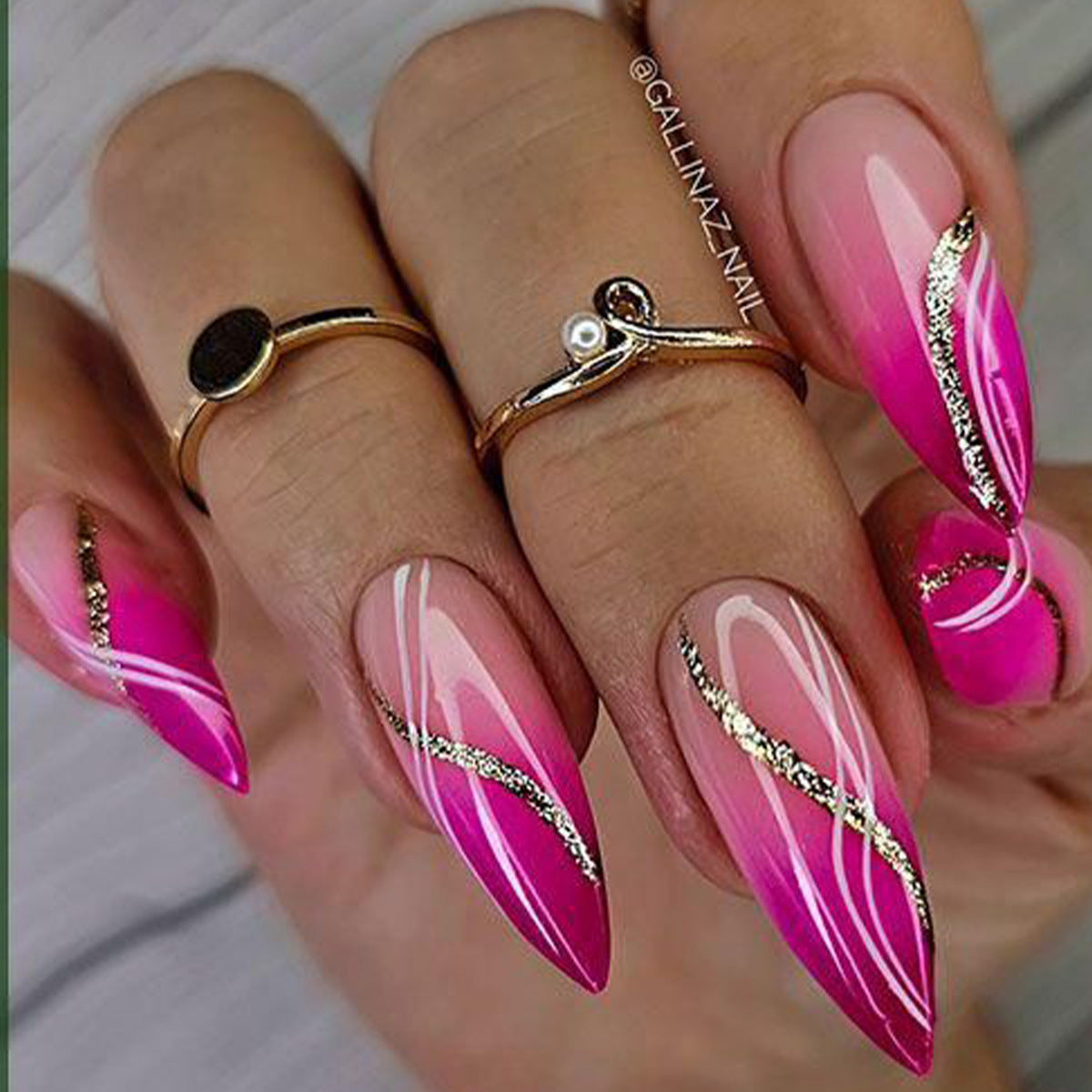 Elegantes Stiletto Press-On Nagelkunst-Set mit Glitzerakzenten Brehn